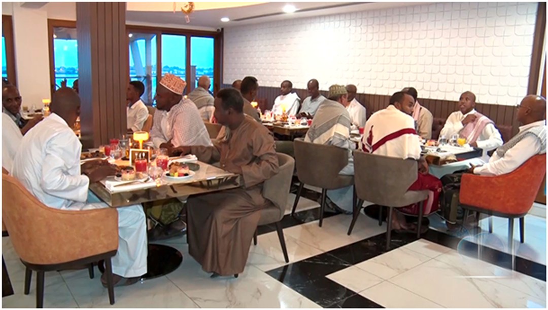 Le ministre de la communication organise un Iftar collectif pour les officiels de la communication