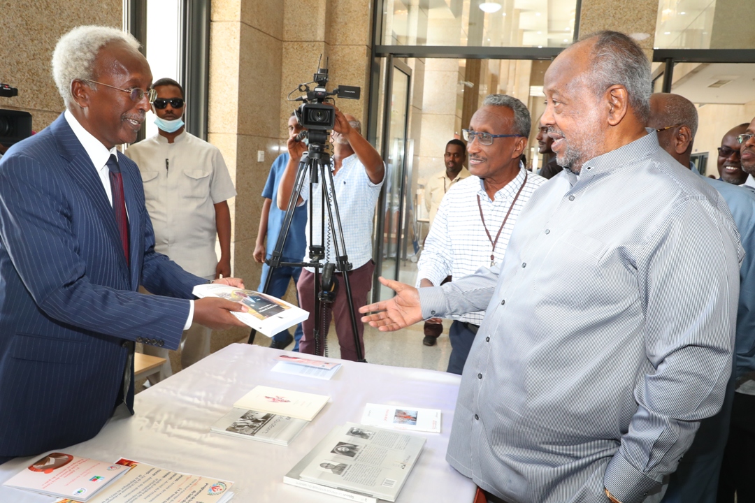 Titre du livre :" Mes années au Soleil Levant à l'ombre du drapeau de Djibouti "