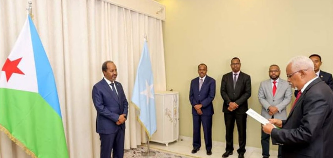 Notre ambassadeur à Mogadiscio présente ses lettres de créances au président Hassan Cheikh Mahamoud