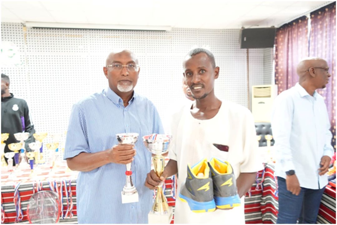 Remise de trophées aux organisateurs des tournois sportifs du Ramadan