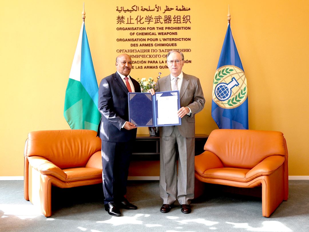 L'ambassadeur Aden Mohamed Dileita présente ses lettres d’accréditation au directeur général de l’OIAC