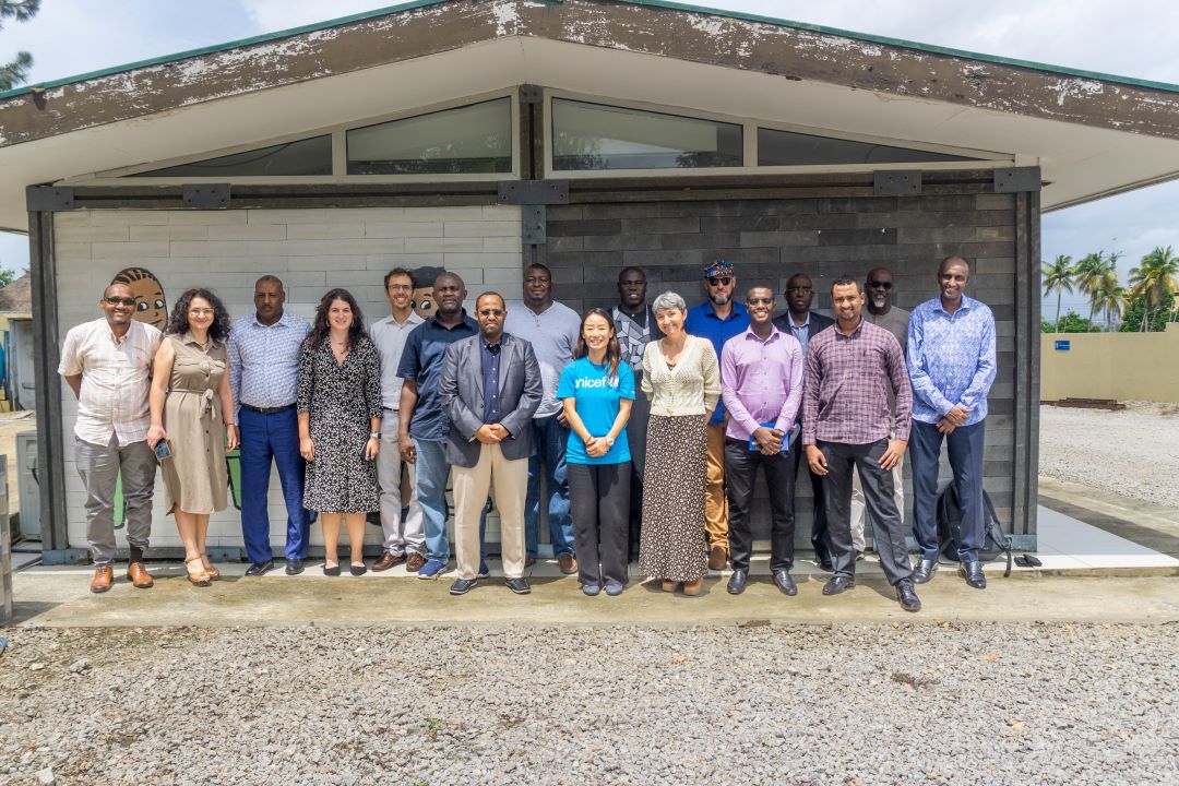 Transformation des déchets en plastique en matériaux de construction : Une délégation Djiboutienne à Abidjan pour s’imprégner du processus