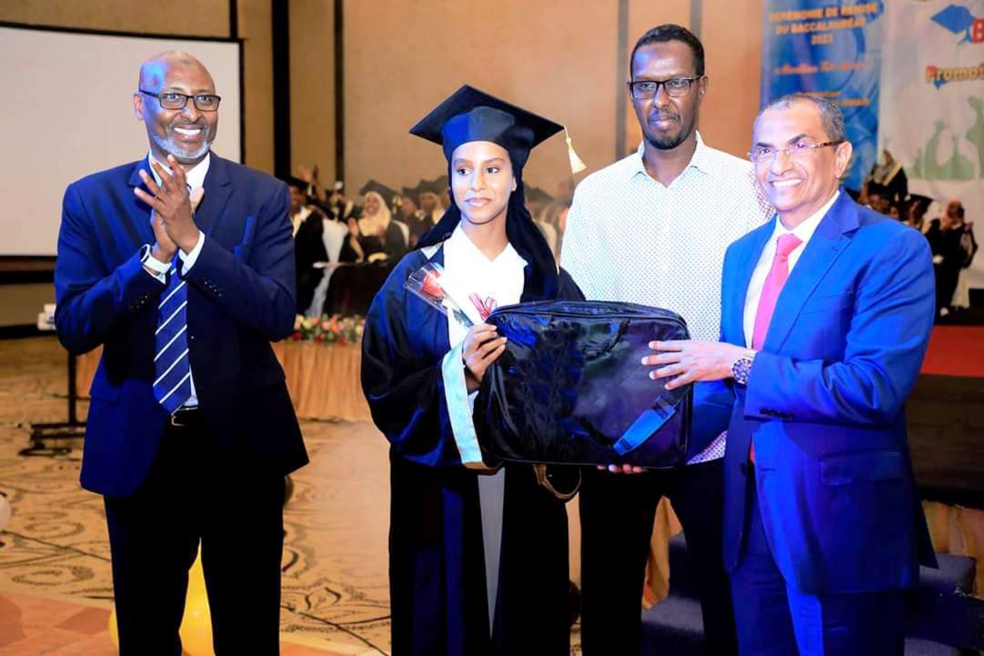 Cérémonie de remise du baccalauréat 2023 : Un taux record de 1722 bacheliers mentionnés, soit plus de 76 %