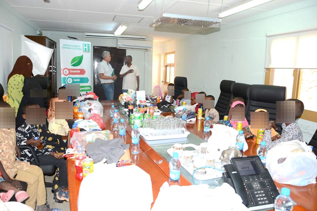 Distribution d’habits neufs aux orphelins et aux enfants de familles modestes de Doraleh