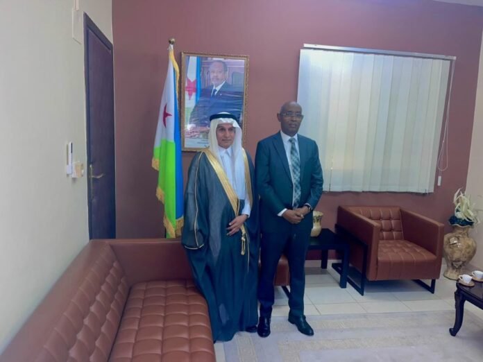 Le ministre de la décentralisation reçoit l'ambassadeurde l'Arabie Saoudite à Djibouti (2) - Copie