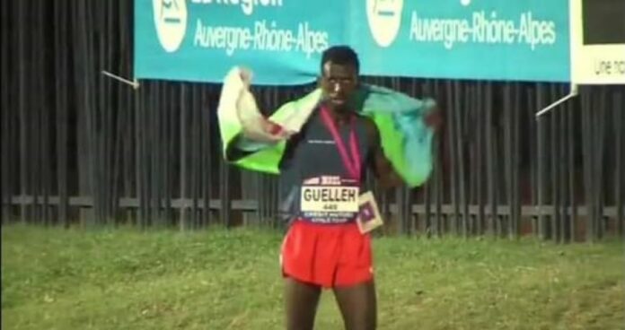 Moumin Guelleh remporte la médaille d'or sur les 5000 m (1)