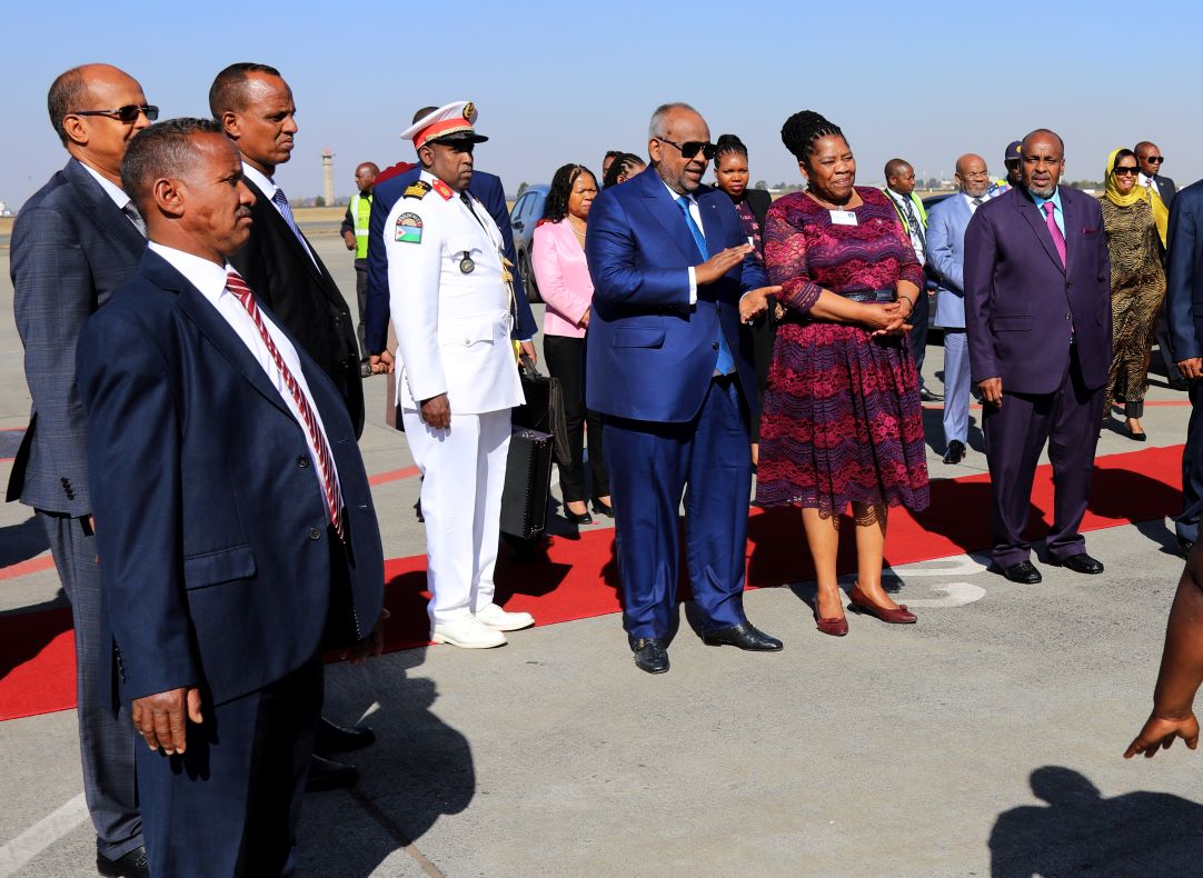 L’événement en image : Une accueil chaleureux réservé au president ISMAIL OMAR GUELLEH  à son arrivée à JOHANNESBURG