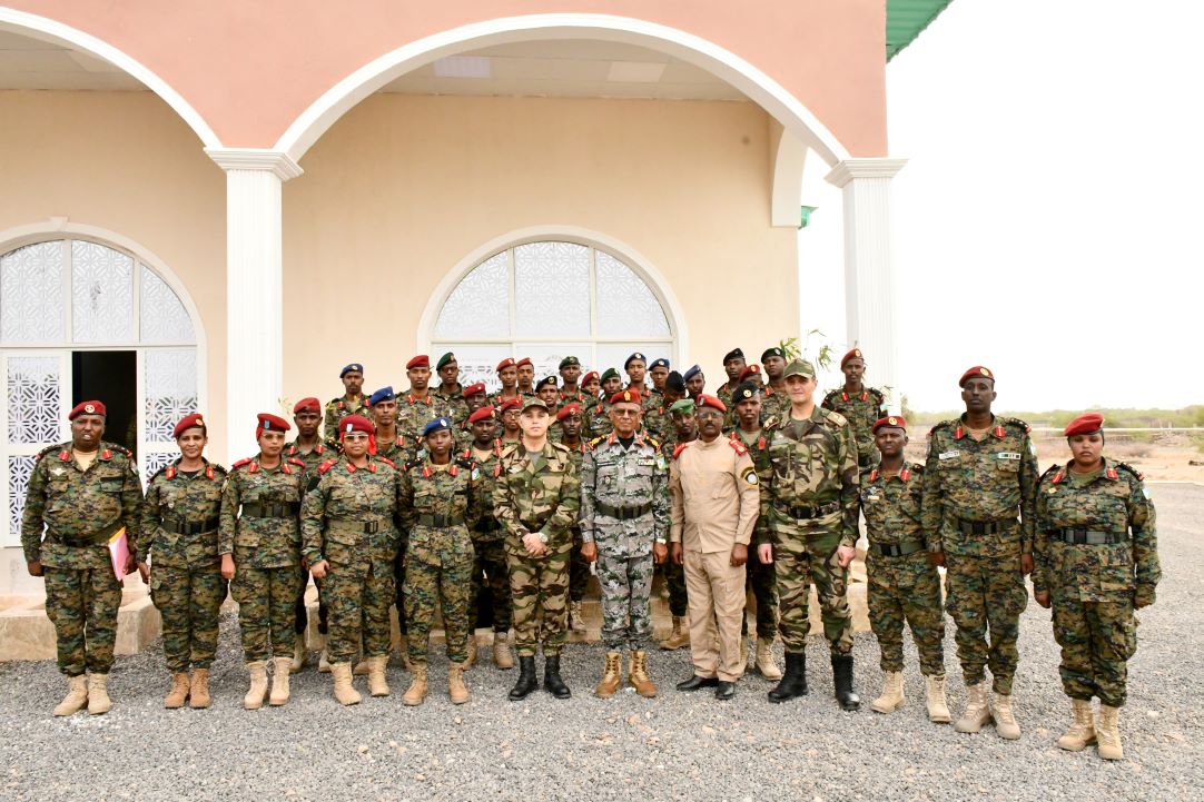 FAD : clôture du premier cours de spécialisation en administration militaire