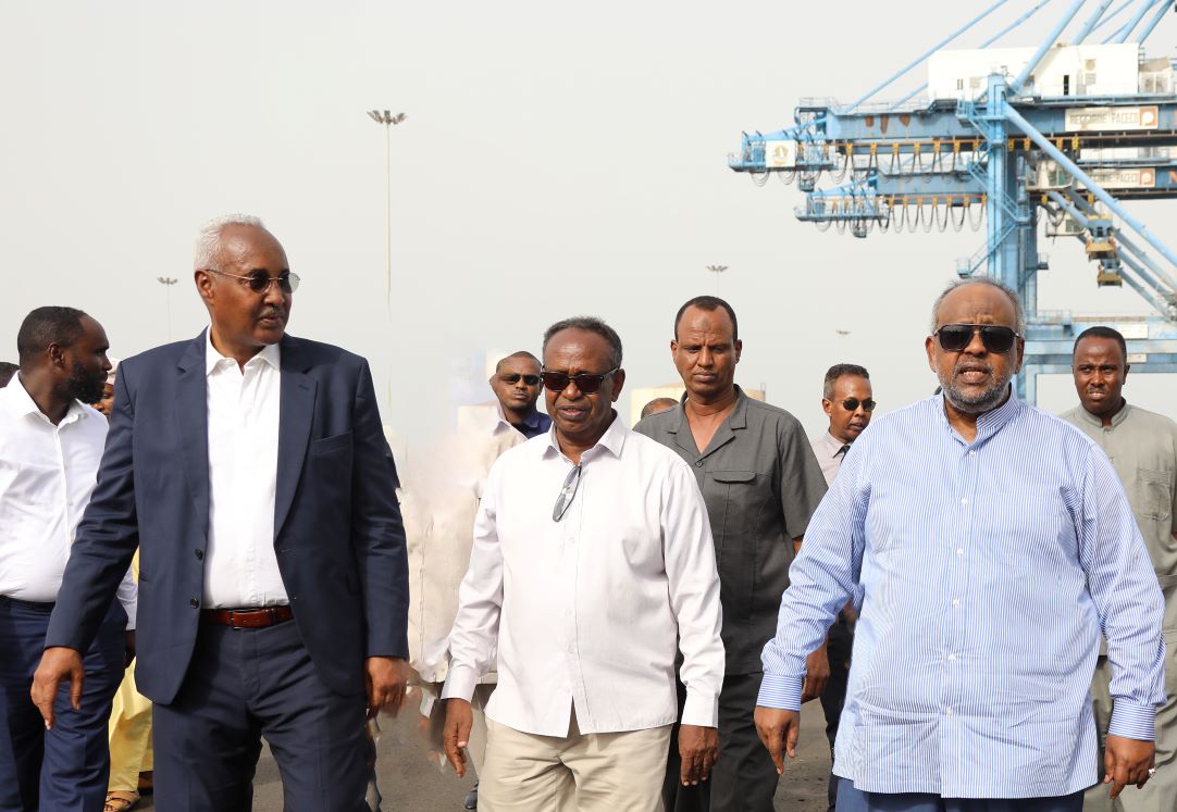 Le Président de la République s’assure de  l’opérationnalité optimale du nouveau bateau de réparation naval de Djibouti