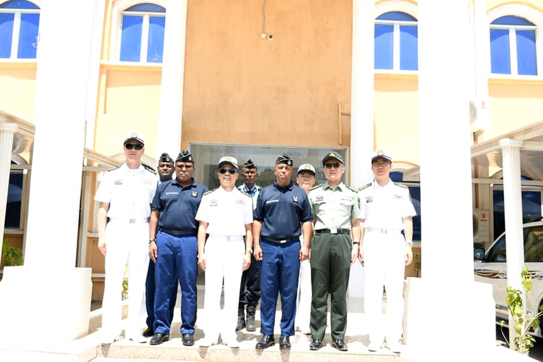 Le chef d’état-major de la gendarmerie nationale reçoit en visite de courtoisie le nouveau commandant de la base chinoise à Djibouti
