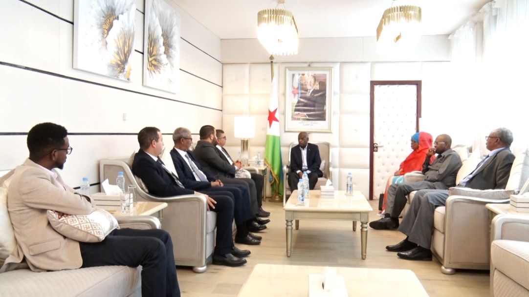 Le Premier ministre reçoit la délégation de l'ALESCO en mission de travail à Djibouti