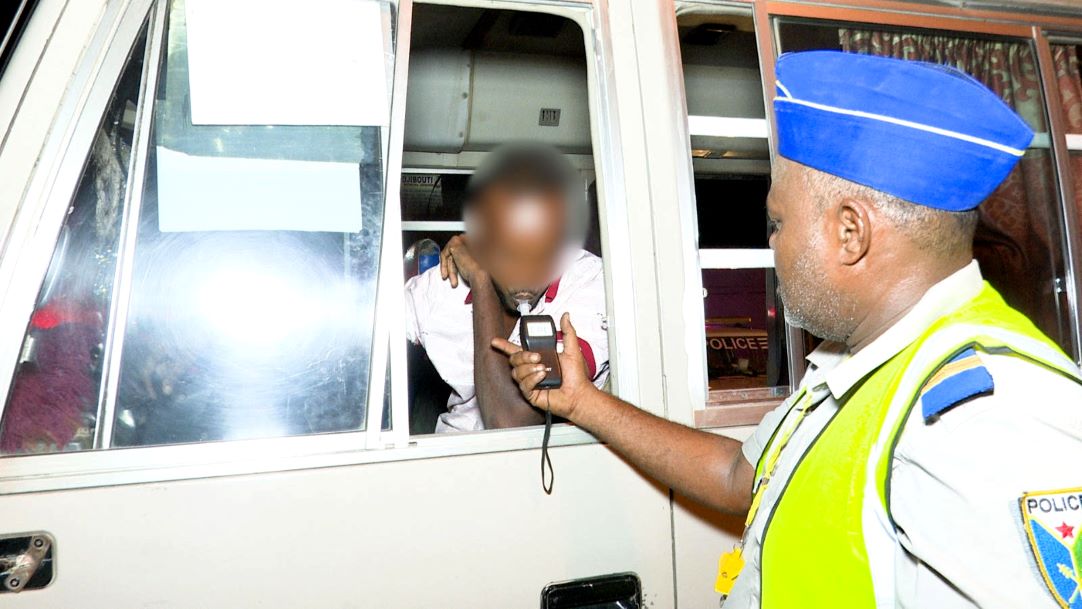 La police nationale lance des opérations de contrôle routier de grande envergure, avec test d’alcoolémie