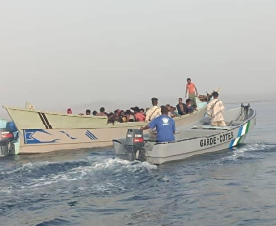 Les Garde-Côtes sauvent 154 migrants au large de Khor-Angar