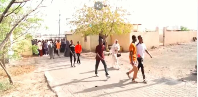 Rentrée scolaire des élèves du secondaire 20232024 (2)