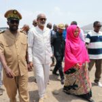 Visite du Premier ministre par intérim aux sinistrés (2)