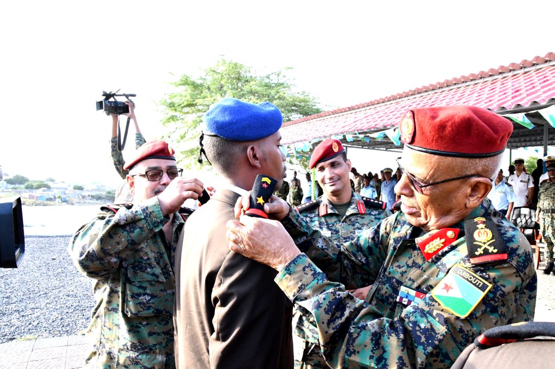 Cérémonie de clôture de la formation académique au profit des élèves officiers de la 12ème  promotion