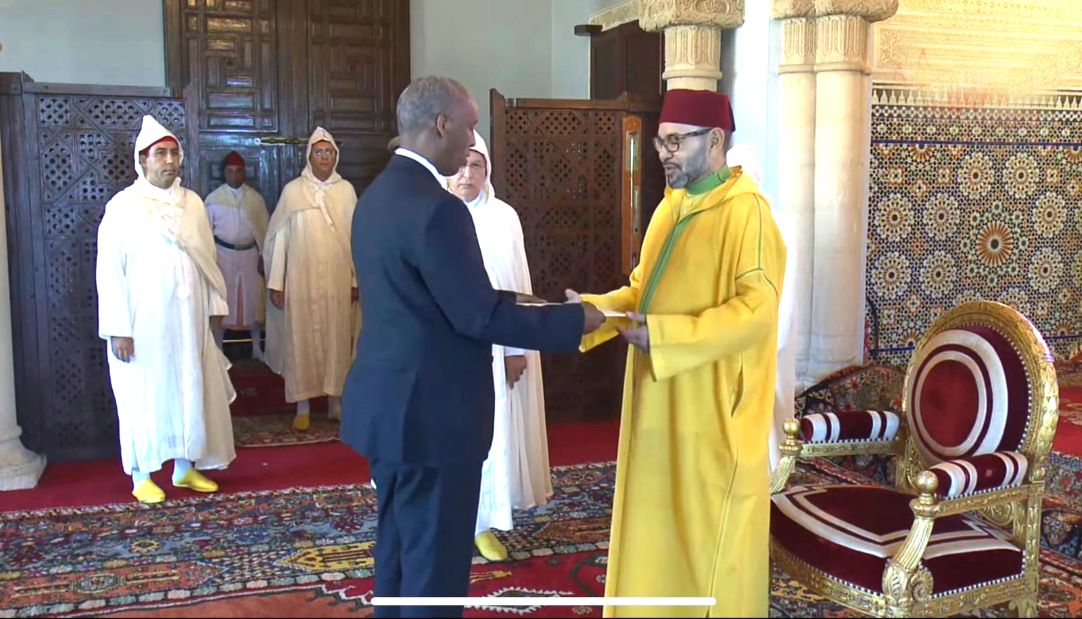 L'ambassadeur Mohamed Douhour Hersi présente ses lettres de créance au roi Mohammed VI
