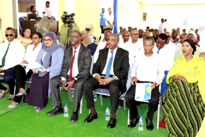 Remise de cabine multiservice à des jeunes chômeurs (3)