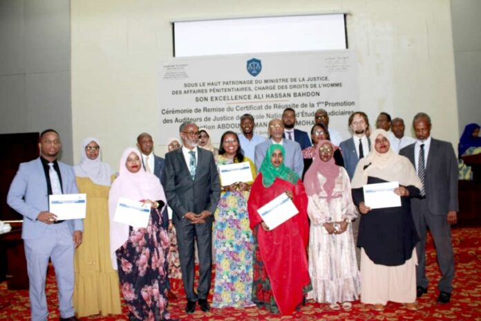 Remise du certificat de réussite à la 1ère promotion des auditeurs de justice (2)