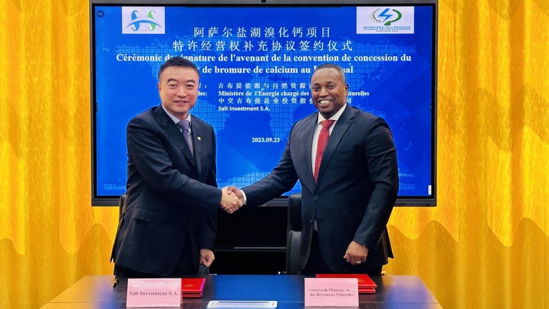 Signature d'un important accord en vue de la production du bromure de calcium au Lac Assal
