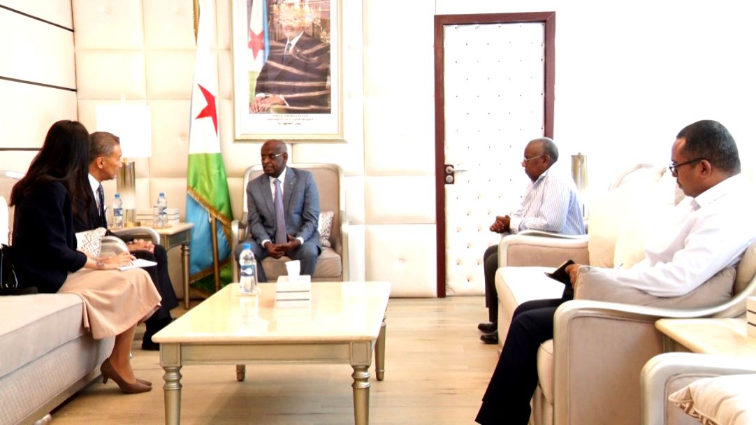 Visite d’adieu de l’ambassadeur Umio Utsuka au Premier ministre