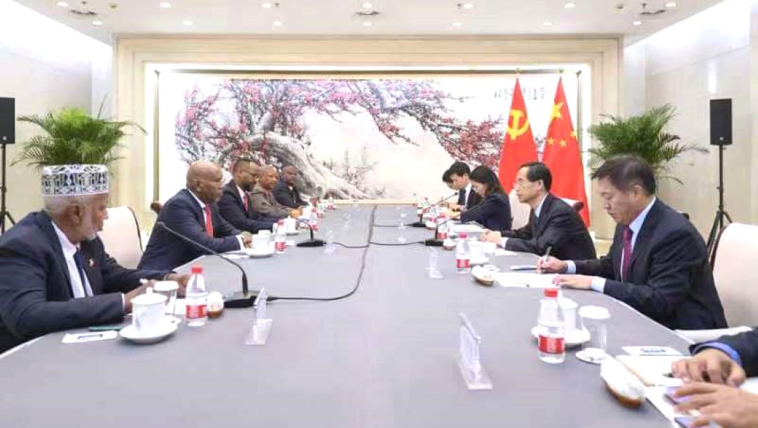 Visite de travail du ministre de l'Economie et des Finances en Chine