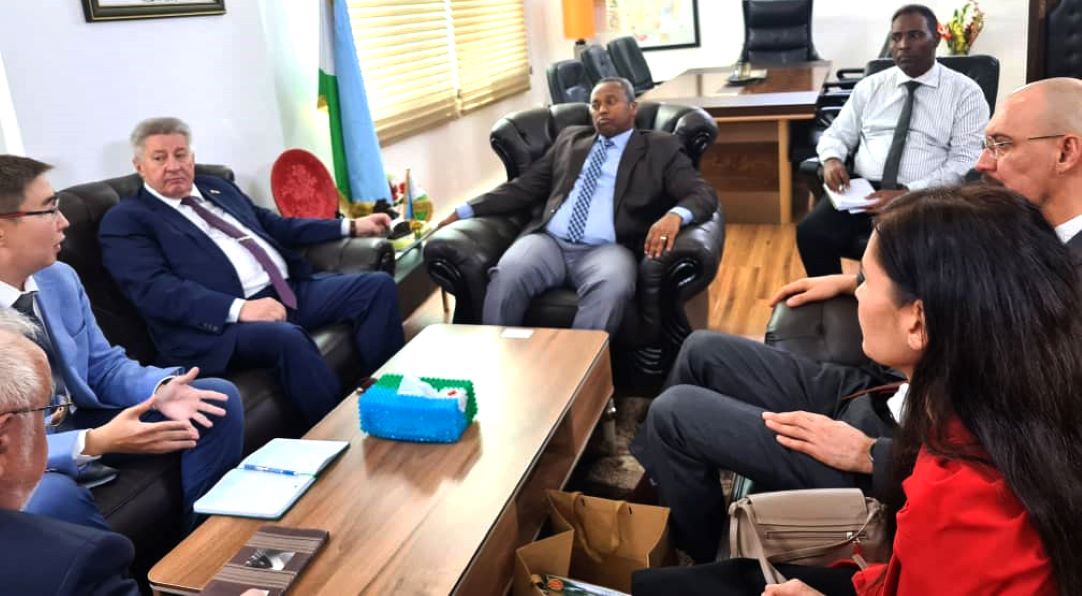 Entrevue entre le ministre Yonis Ali Guedi et une délégation de la société russe ROSGEO