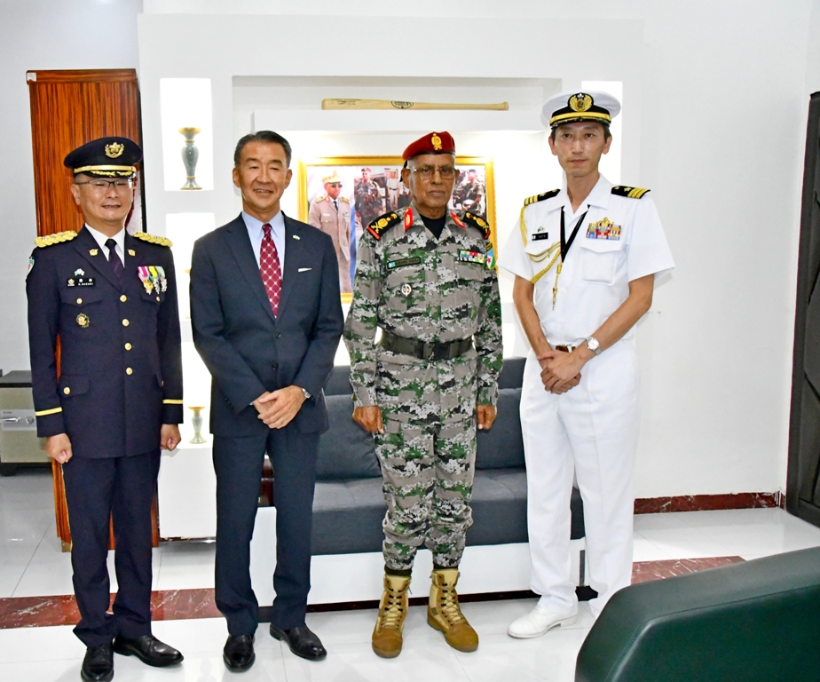 Le CEMGA reçoit la visite de l’ambassadeur Otsuka Umio