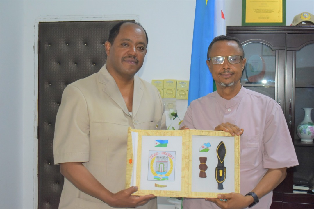 Le maire de la capitale reçoit en audience le directeur régional de l’URI