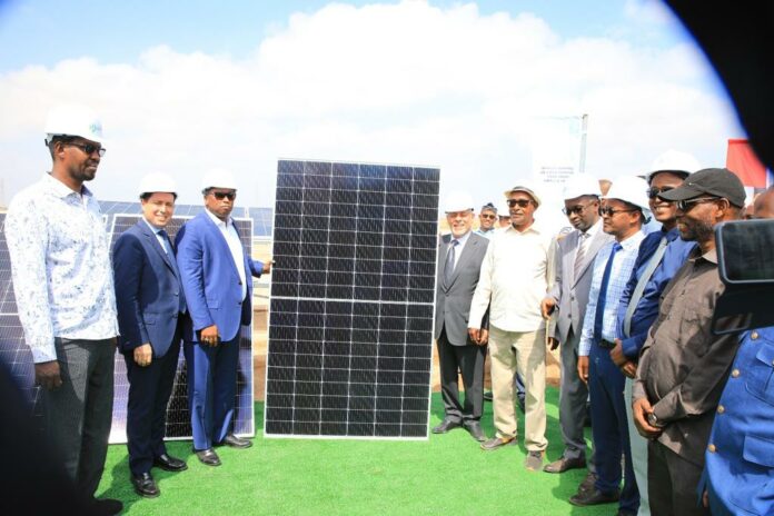 Pose de la première pierre du projet de construction de la centrale électrique solaire du Grand Bara (5)