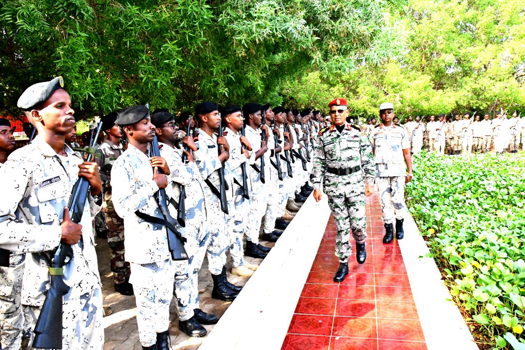 Visite du CEMGA à la caserne de la Garde-côtes à Doraleh
