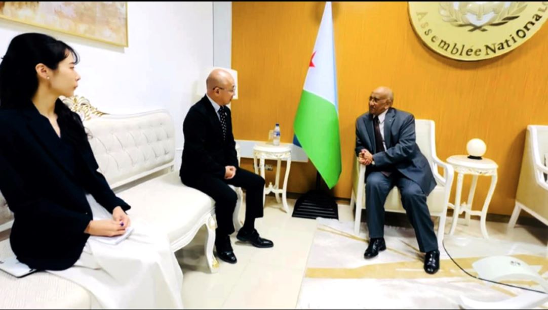 Le Président de l’Assemblée Nationale reçoit le nouvel ambassadeur du Japon auprès de la République de Djibouti