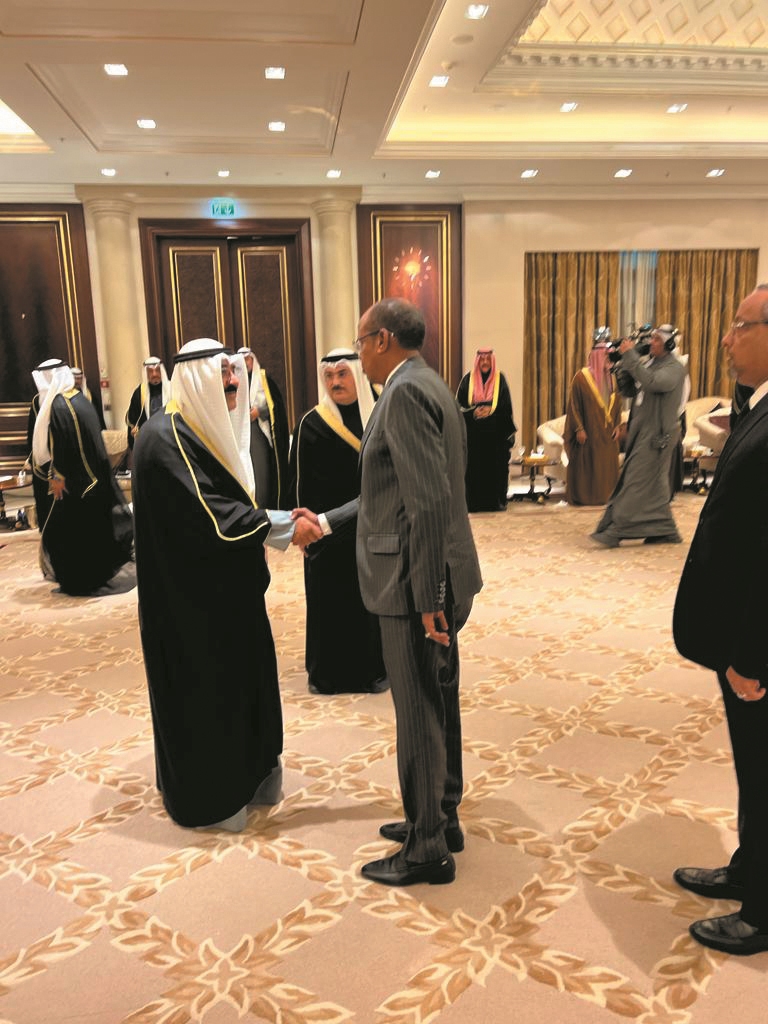 Au nom du Président de la République, le chef de la diplomatie djiboutienne présente de vive voix les condoléances à l’Emir du Koweit, Mishaal Al-Ahmad Al-Jaber Al-Sabah