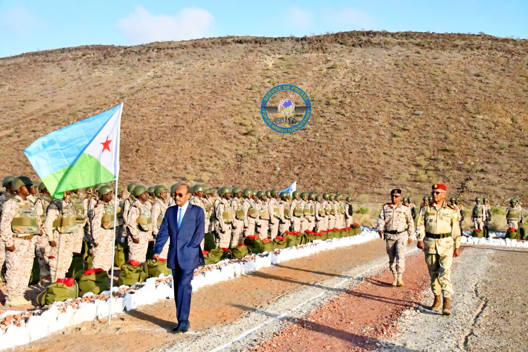 Cérémonie marquant le départ du bataillon Hiil 11