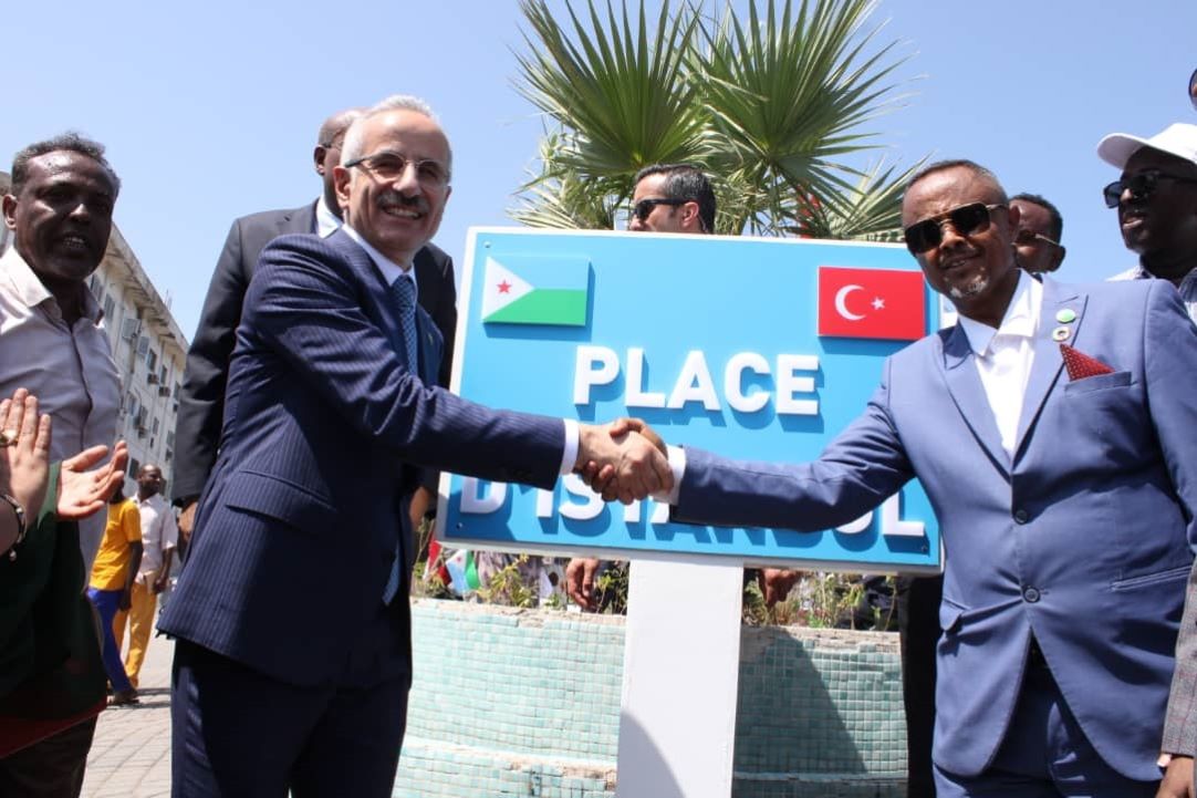 Cérémonie d'inauguration de la place Istanbul au cœur de la capitale