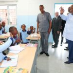Le-President-Guelleh-procede-a-linauguration-dun-important-complexe-scolaire-a-la-Cite-Nassib-2