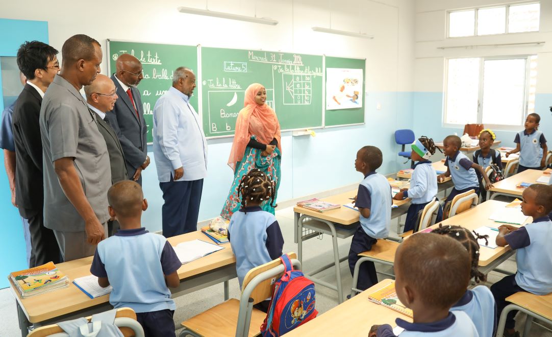 Le Président Guelleh procède à l’inauguration d’un important complexe scolaire à la Cité Nassib