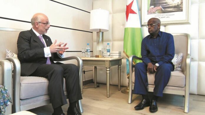 Le premier ministre reçoit les nouveaux ambassadeurs du Royaume (2)