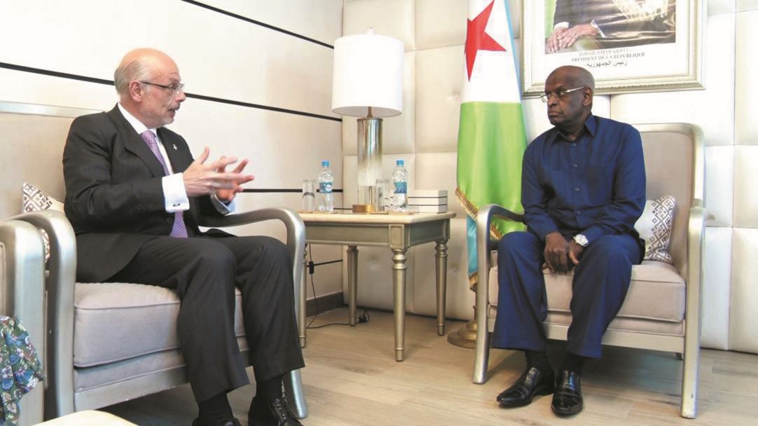 Le premier ministre reçoit les nouveaux ambassadeurs du Royaume d’Espagne et du Chili