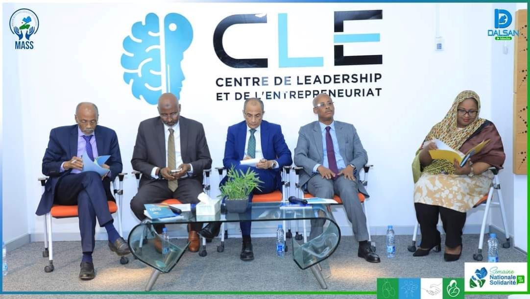 Tenue d'une importante réunion consacrée à l'examen des axes stratégiques du rapport sur le capital humain