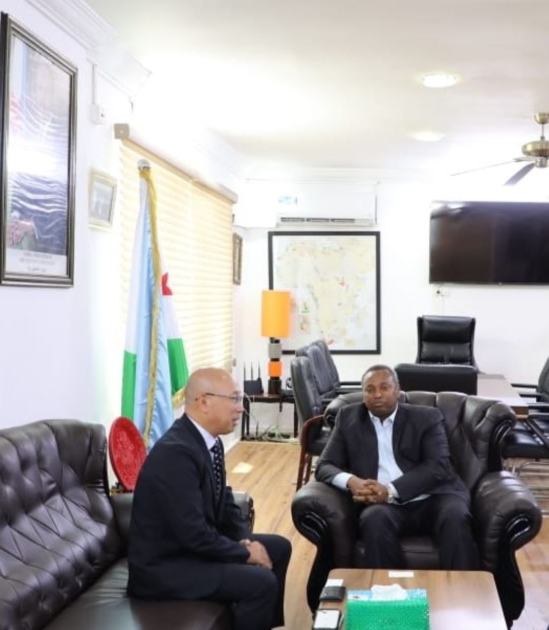 Entrevue entre le ministre de l’Energie et l’ambassadeur du Japon à Djibouti