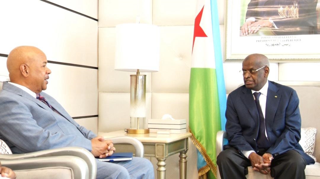 Le Premier ministre reçoit la visite de courtoisie du nouvel ambassadeur du Kenya à Djibouti