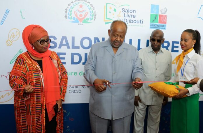 Le Président Guelleh procède au lancement de la 2e édition du Salon du livre (1)