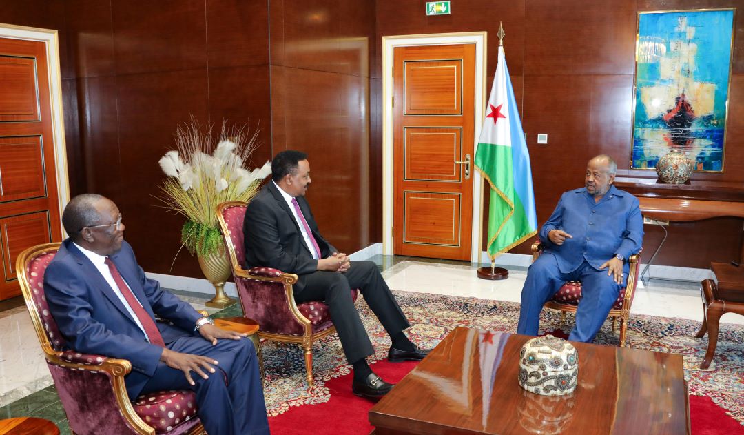 Le Président Guelleh reçoit l’Envoyé spécial de l’IGAD nommé auprès du Soudan
