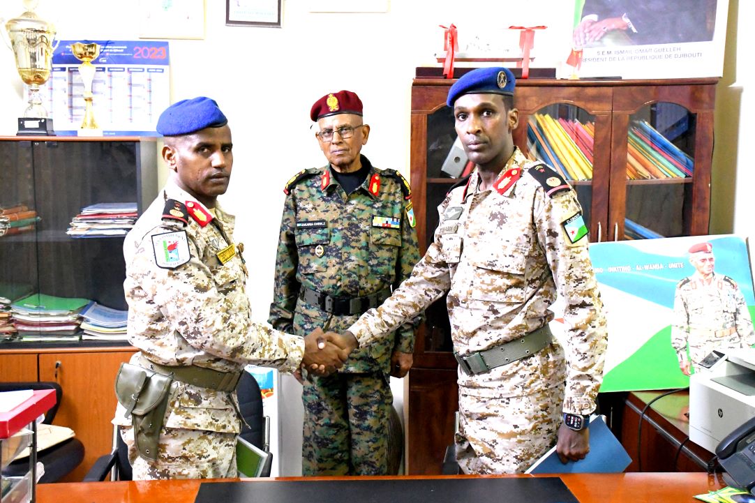 Passation de commandement à l’école militaire de Holl-Holl