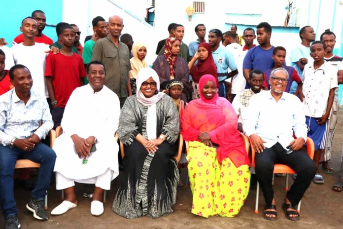 Visite de la ministre de la Jeunesse et de la Culture au CDC Q4 sur invitation du Collectif des associations des femmes (2)
