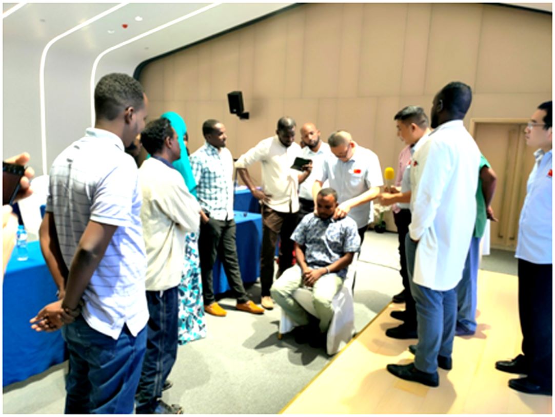 Amitié profonde entre les peuples chinois et djiboutien : l’acupuncture et le massage ont réchauffé le cœur des patients djiboutiens