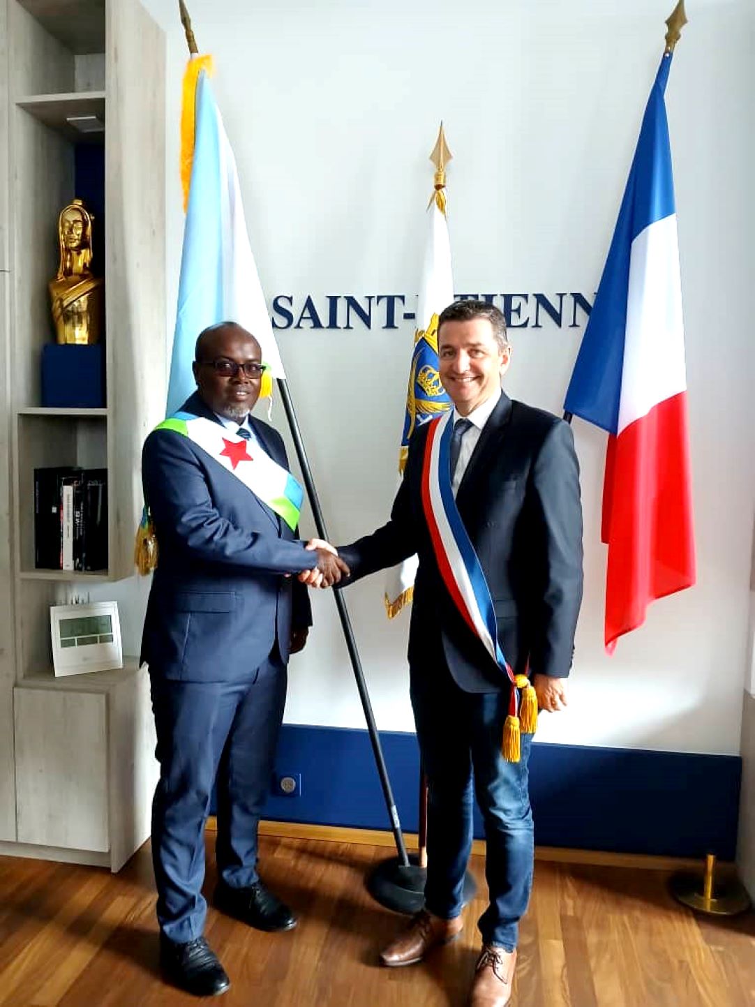 La mairie de Djibouti honorée par la mairie de Saint Etienne