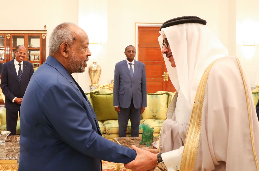 Le Président Guelleh reçoit le ministre bahreïni des Affaires étrangères