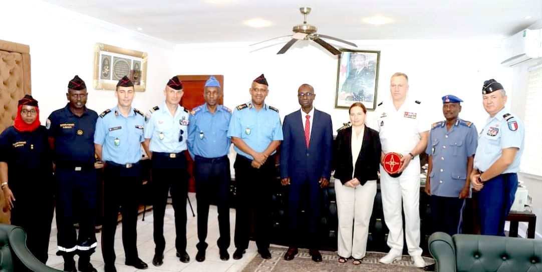 Le ministre de l'intérieur reçoit le directeur de la coopération de sécurité et de défense de Paris